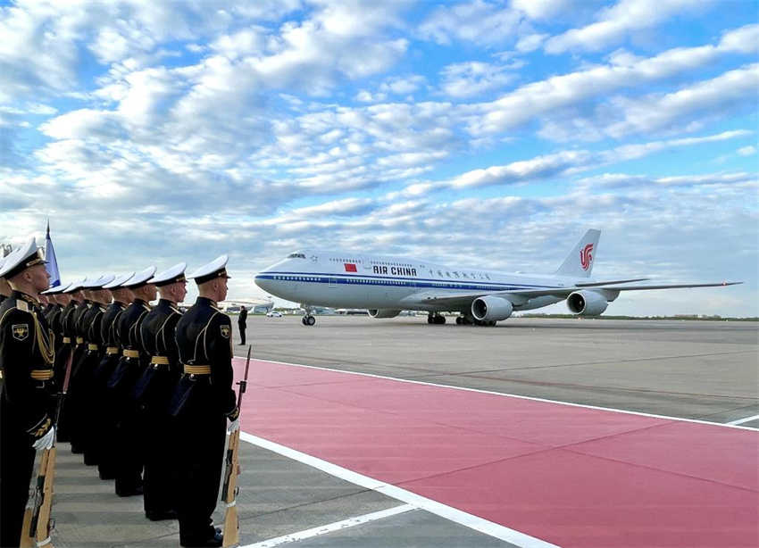 Xi Jinping diz que China e Rússia encontram caminho certo de intera??es entre Estados para grandes países vizinhos