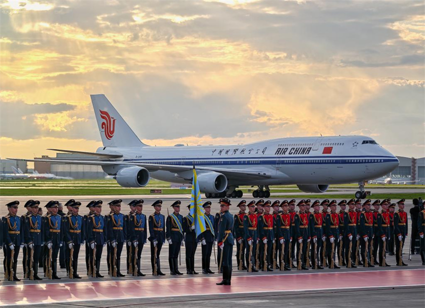 Xi Jinping diz que China e Rússia encontram caminho certo de intera??es entre Estados para grandes países vizinhos