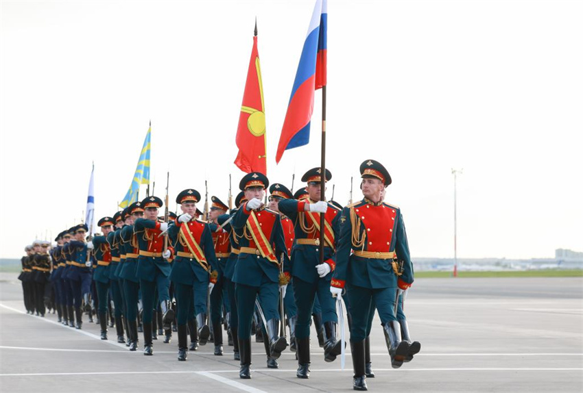 Xi Jinping diz que China e Rússia encontram caminho certo de intera??es entre Estados para grandes países vizinhos