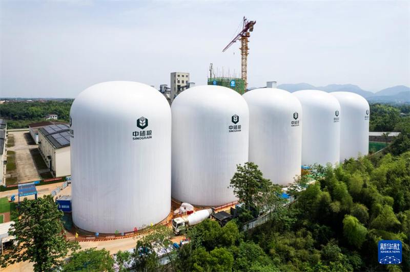 Visita aos primeiros cinco armazéns de gr?os com estrutura de membrana de ar de 9.000 toneladas na China