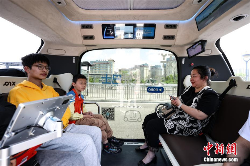 Guizhou inaugura primeira linha de ?nibus aut?nomos