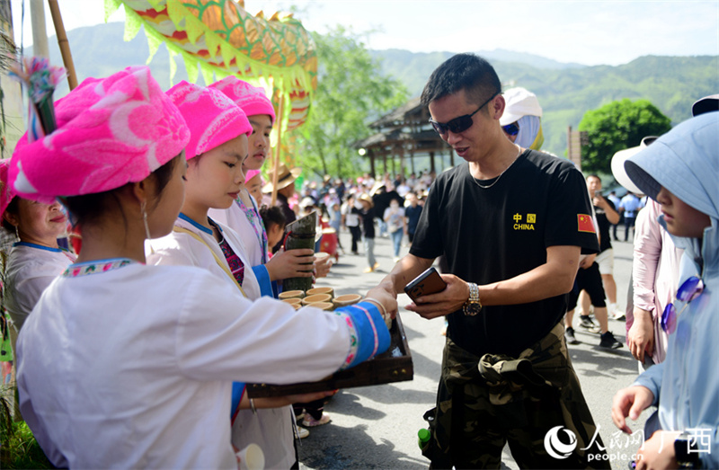 Guangxi: beleza dos terra?os atrai visitantes