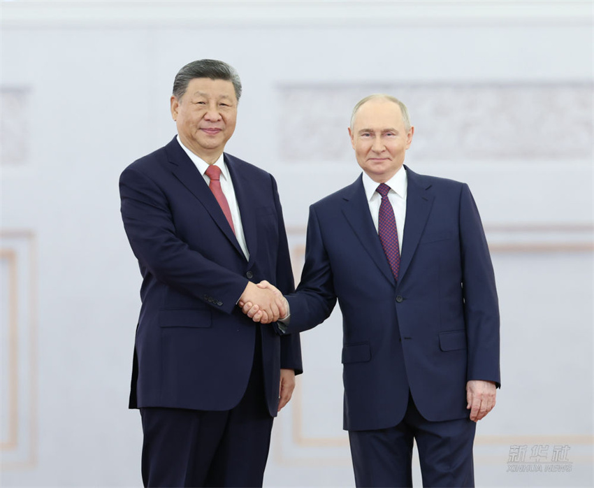 Xi Jinping participa de cerim?nia de boas-vindas realizada por Putin