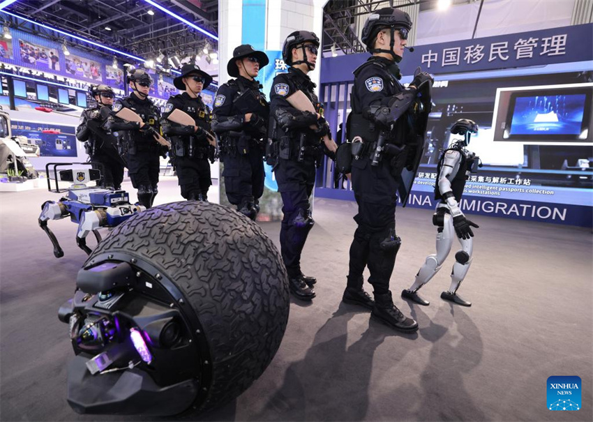 12a Exposi??o Internacional de Equipamentos Policiais da China é realizada em Beijing