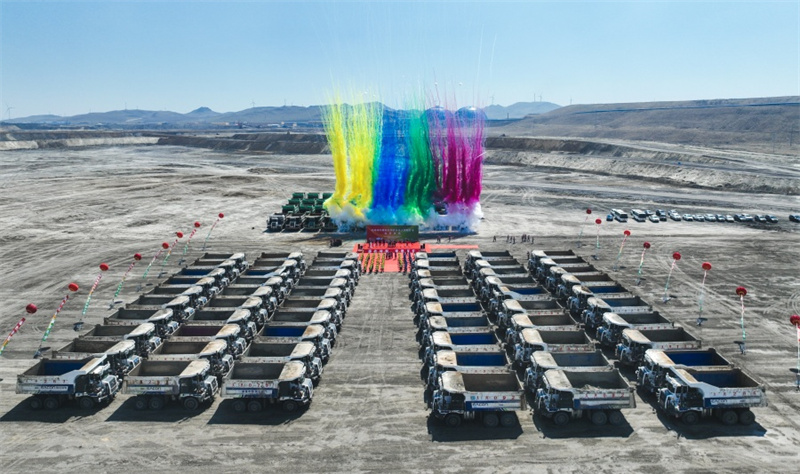 Caminh?es de minera??o n?o tripulados ajudam a Mongólia Interior a reduzir emiss?es de carbono