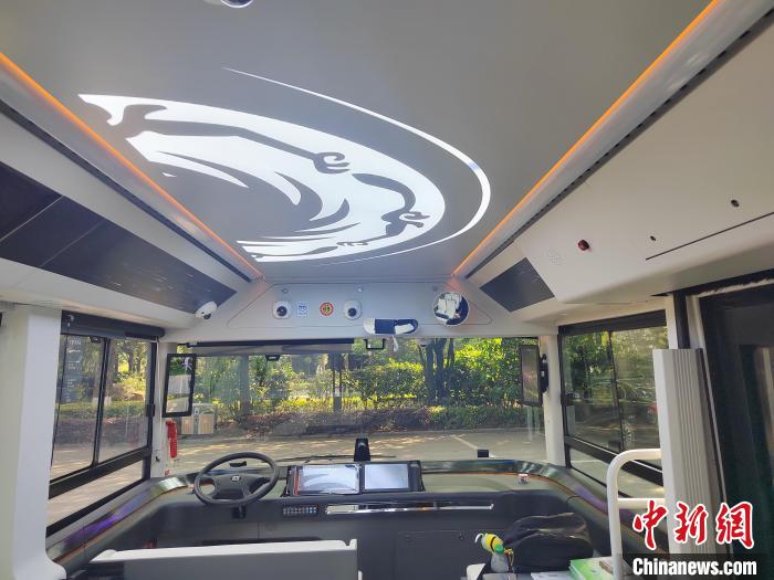 Primeiro lote de ?nibus aut?nomos L4 de 6 metros estreia em Chengdu