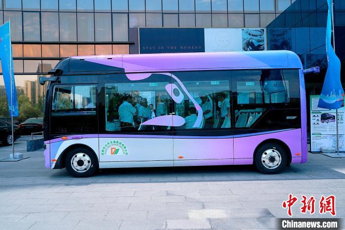 Primeiro lote de ?nibus aut?nomos L4 de 6 metros estreia em Chengdu