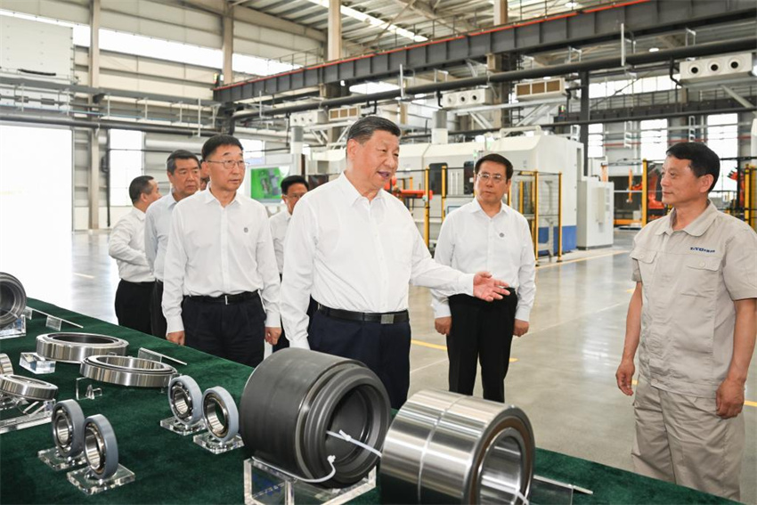 Xi Jinping pede uma indústria manufatureira mais forte para avan?ar moderniza??o chinesa
