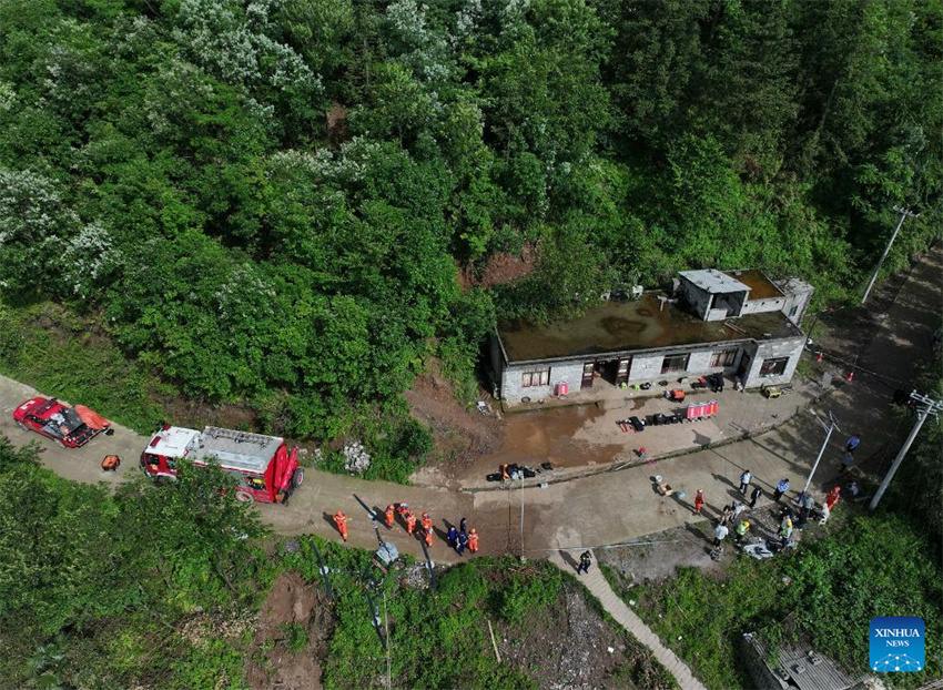 19 pessoas presas em deslizamentos de terra no sudoeste da China