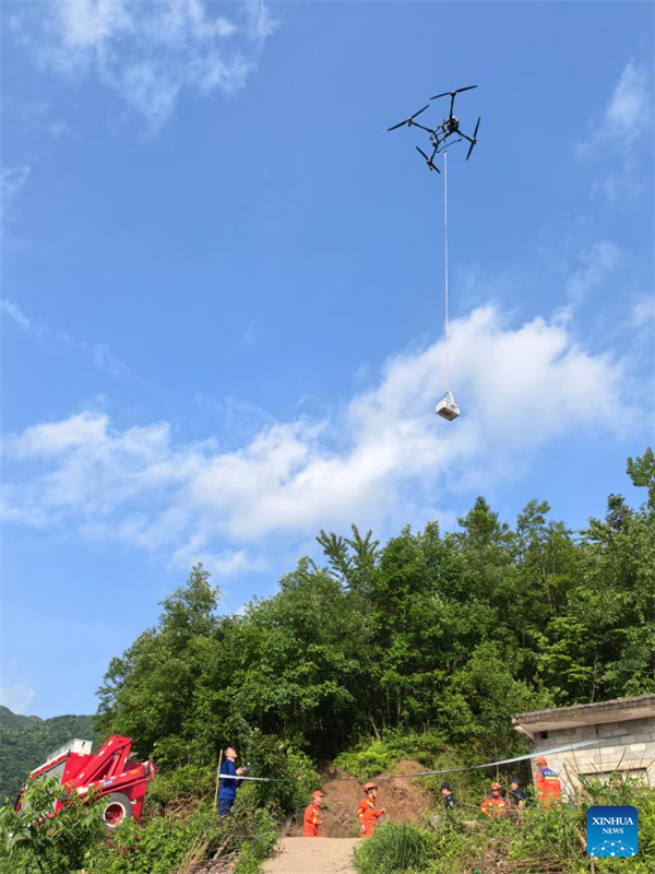 19 pessoas presas em deslizamentos de terra no sudoeste da China