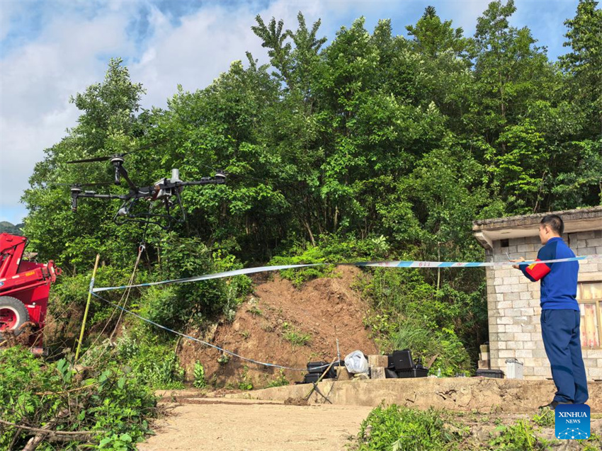 19 pessoas presas em deslizamentos de terra no sudoeste da China