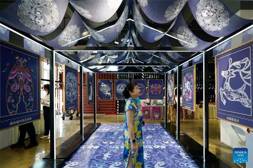 9o Festival Internacional de Patrim?nio Cultural Imaterial é inaugurado em Chengdu