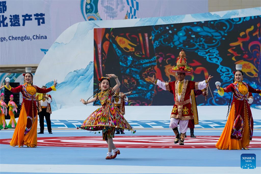 9o Festival Internacional de Patrim?nio Cultural Imaterial é inaugurado em Chengdu