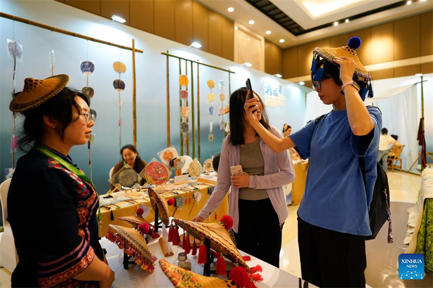 9o Festival Internacional de Patrim?nio Cultural Imaterial é inaugurado em Chengdu