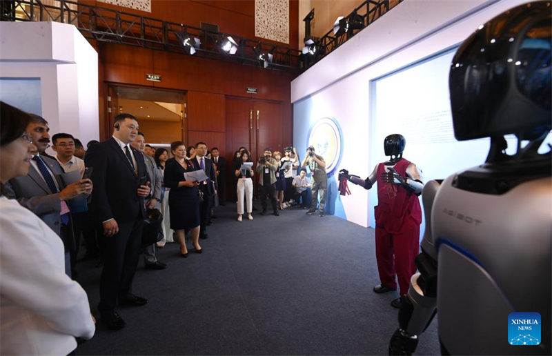 Fórum de Coopera??o em Inteligência Artificial China-OCS é realizado em Tianjin, na China