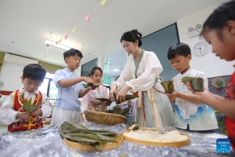 Festival do Barco-Drag?o é comemorado em toda a China