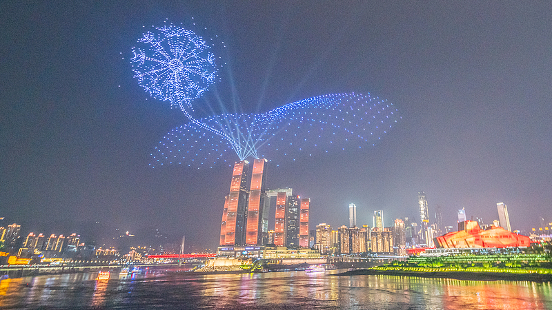 5000 drones fazem show de luz em Chongqing