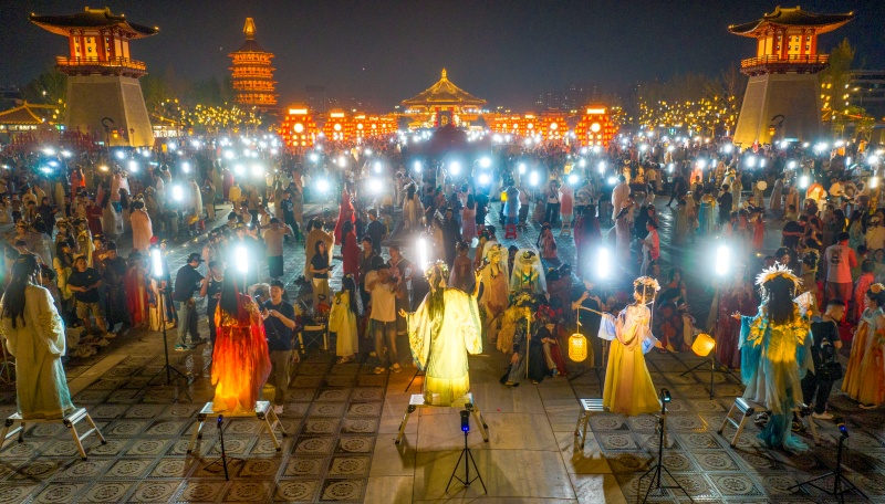 Economia noturna em alta durante feriado em Luoyang