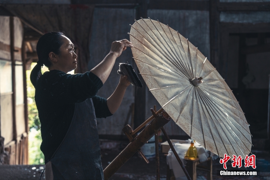 Sombrinhas de Fenshui: tradi??o centenária de arte oriental encanta com elegancia