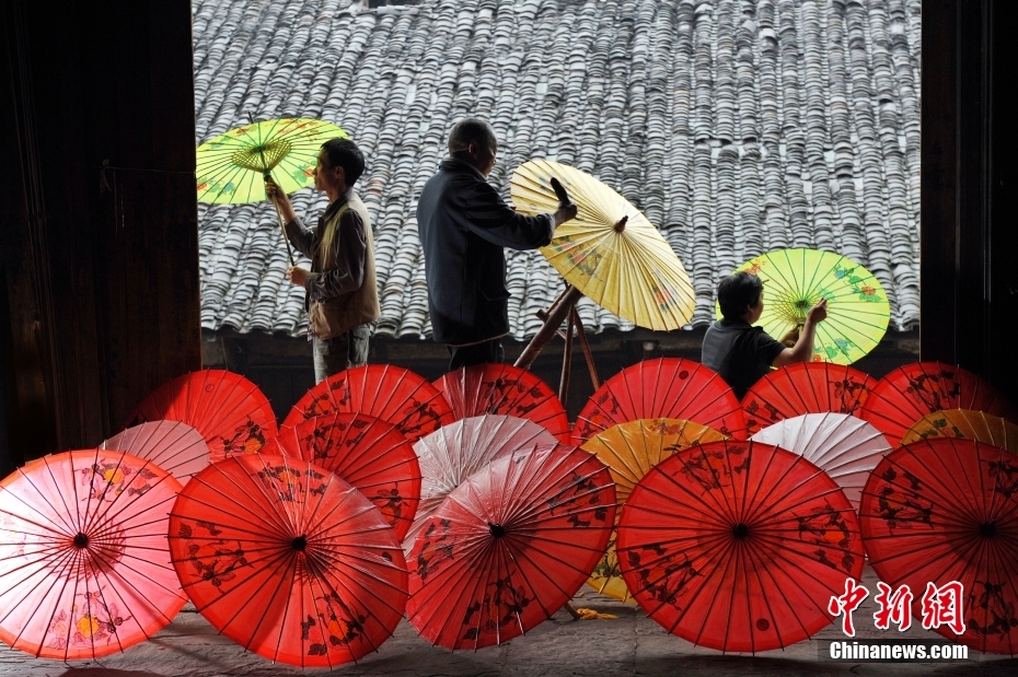 Sombrinhas de Fenshui: tradi??o centenária de arte oriental encanta com elegancia
