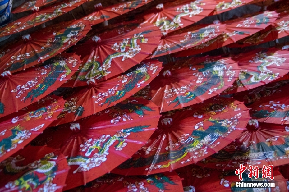 Sombrinhas de Fenshui: tradi??o centenária de arte oriental encanta com elegancia