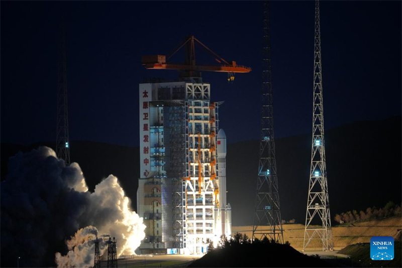 China lan?a grupo de satélites de internet