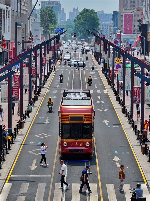 Bonde turístico-cultural movido a hidrogênio estreia em Changchun