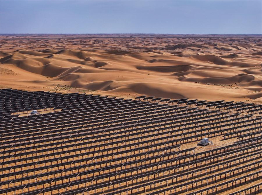 Projetos fotovoltaicos transformam terrenos arenosos em 