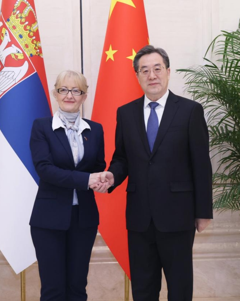 Vice-premiê chinês reúne-se com convidados estrangeiros participantes da conferência do Cintur?o e Rota