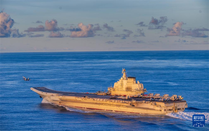 Porta-avi?es da Marinha chinesa realizam treinamento em alto mar