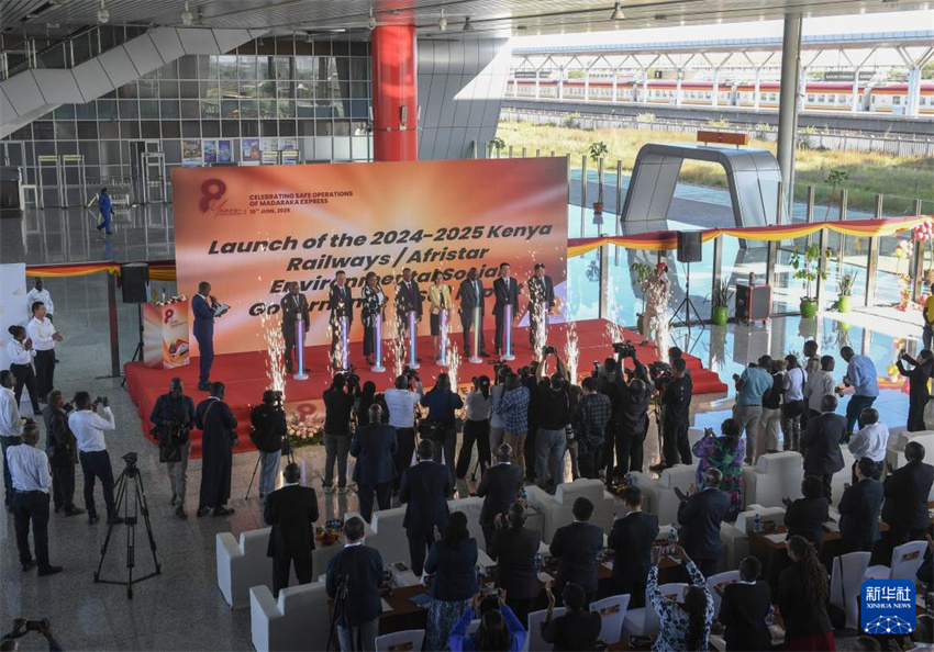 Quênia celebra 8o aniversário da opera??o segura da ferrovia de bitola padr?o