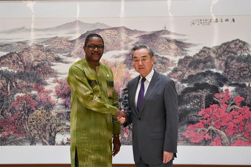 Ministros das Rela??es Exteriores da China e da áfrica prometem la?os mais fortes