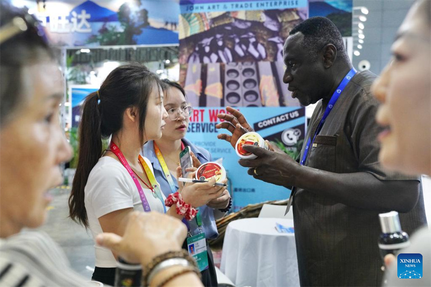 Come?a exposi??o China-áfrica com foco nas rela??es econ?micas e novos acordos