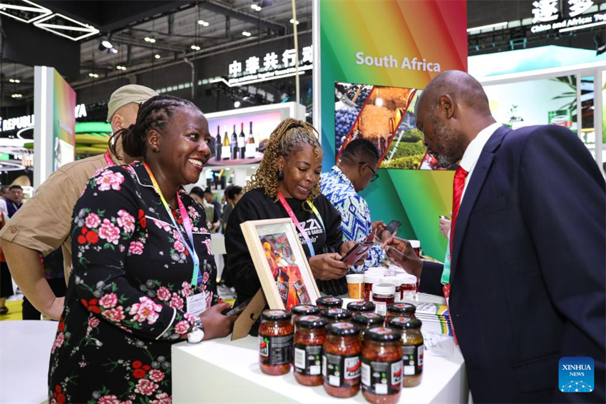 Come?a exposi??o China-áfrica com foco nas rela??es econ?micas e novos acordos