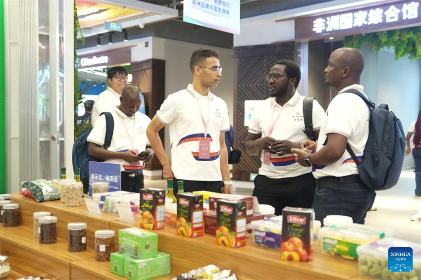 Come?a exposi??o China-áfrica com foco nas rela??es econ?micas e novos acordos