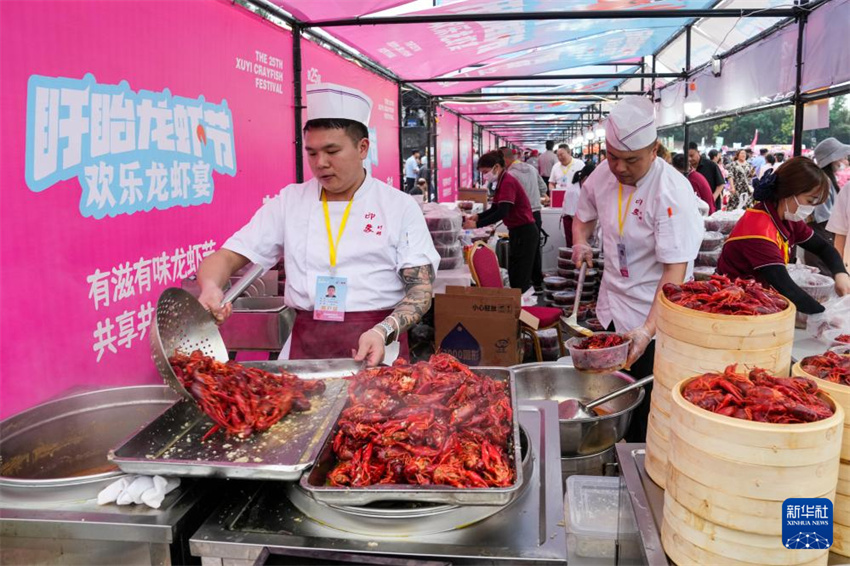 Jiangsu: Xuyi celebra Festival do Lagostim-Vermelho