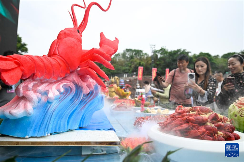 Jiangsu: Xuyi celebra Festival do Lagostim-Vermelho