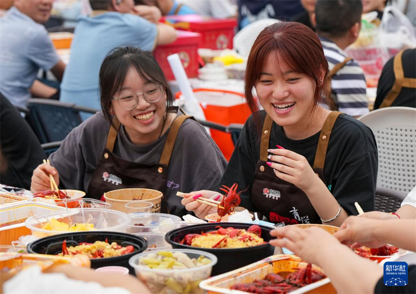 Jiangsu: Xuyi celebra Festival do Lagostim-Vermelho