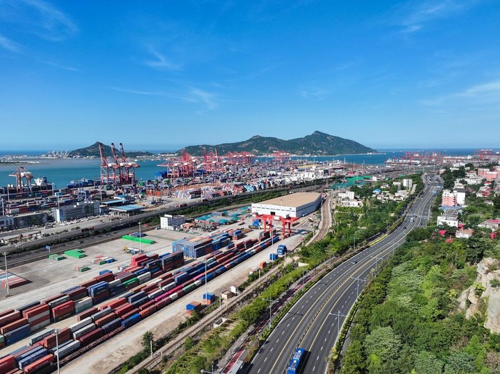 Ao longo da antiga Rota da Seda, Xi Jinping cultiva novos la?os com a ásia Central