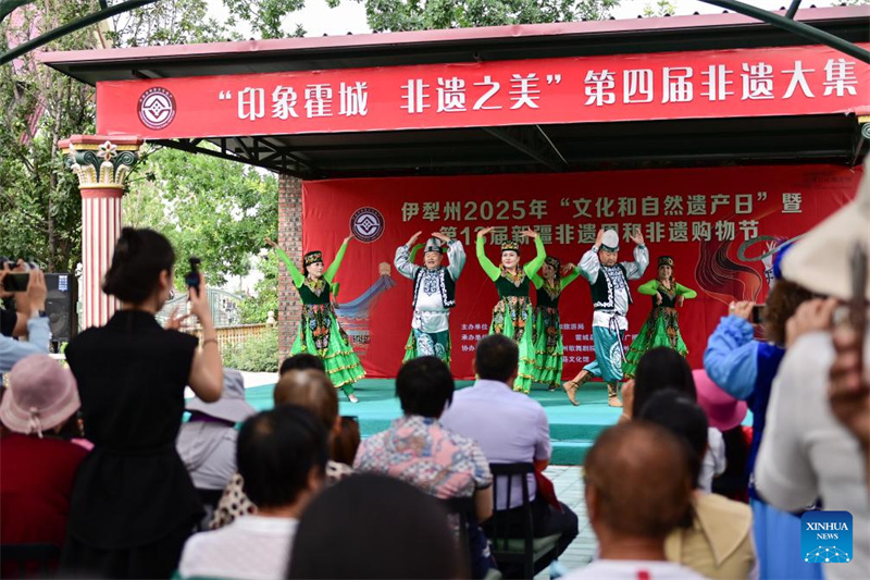 Festival de turismo de lavanda promove desenvolvimento econ?mico em Xinjiang
