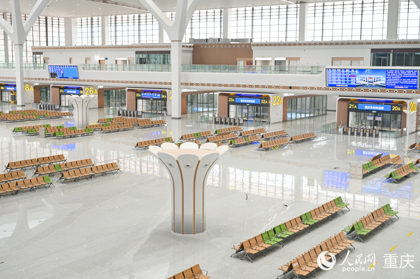 Maior centro ferroviário de alta velocidade da regi?o oeste da China está prestes a operar