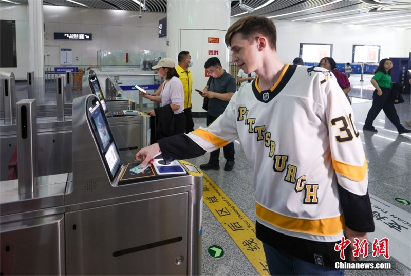 Transporte ferroviário urbano de Beijing passa a aceitar os cinco principais tipos de cart?es do mundo