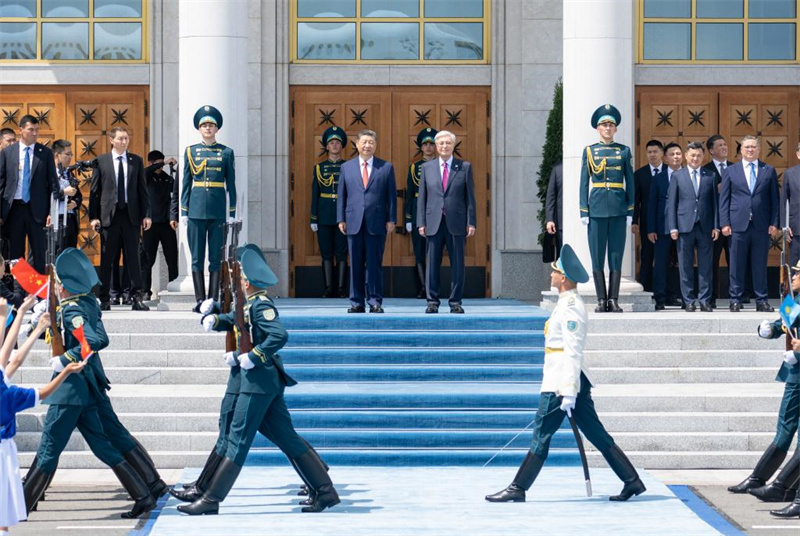 Xi Jinping chega a Astana para Cúpula China-ásia Central