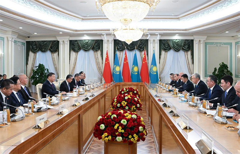 Xi Jinping diz que China está pronta para trabalhar com Cazaquist?o para contribuir mais para paz e desenvolvimento regionais e mundiais