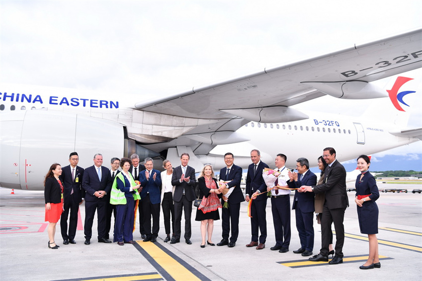 Primeiro voo direto de Shanghai para Genebra foi lan?ado