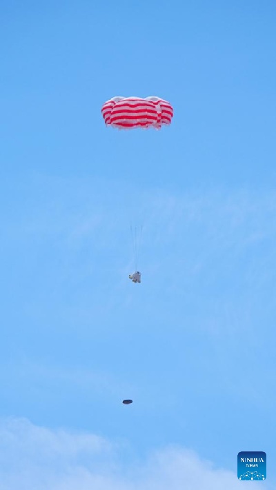 Nova gera??o da espa?onave tripulada da China completa teste de voo de escape a altitude zero