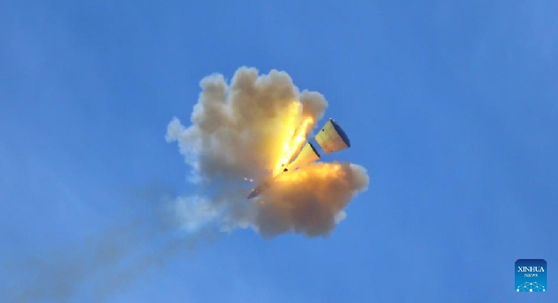 Nova gera??o da espa?onave tripulada da China completa teste de voo de escape a altitude zero