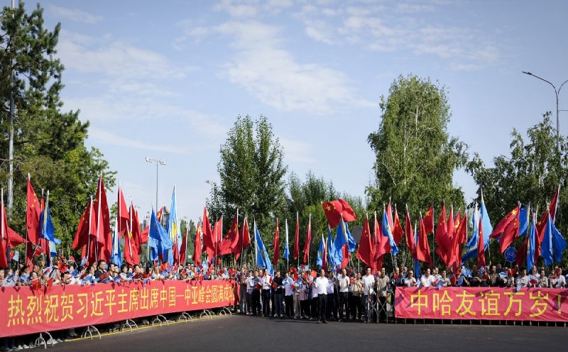 Xi Jinping deixa Astana após participar da segunda Cúpula China-ásia Central