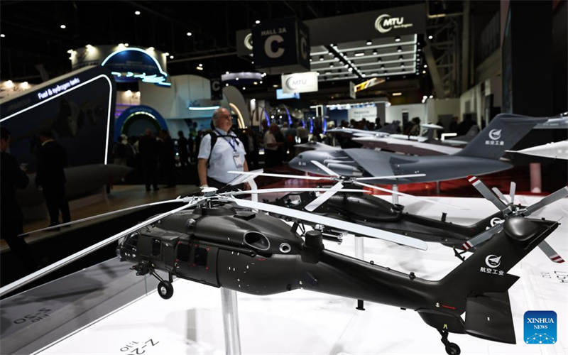 China apresenta seus principais produtos de avia??o no 55o Sal?o Aeronáutico de Paris