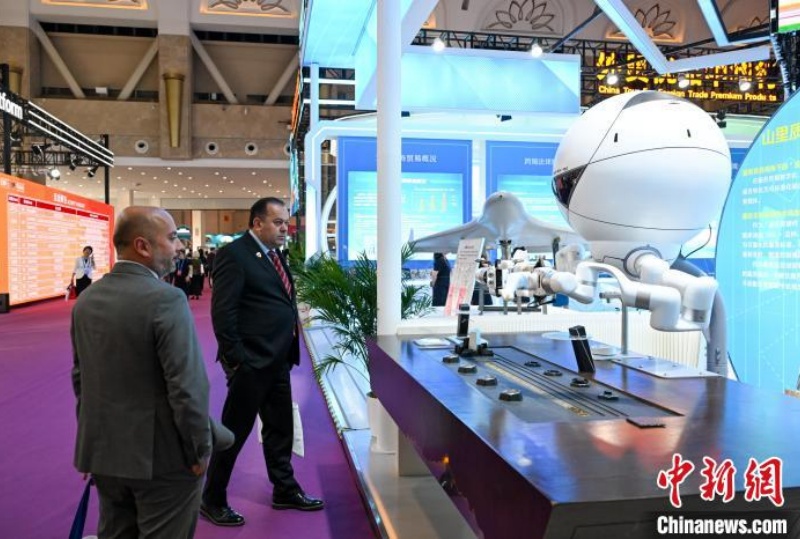 Come?a Exposi??o China-Sul da ásia, com foco em comércio e indústrias emergentes